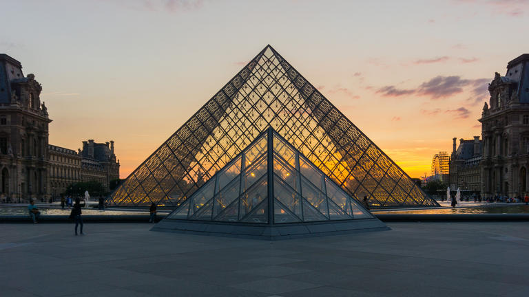 La pyramide du Louvre