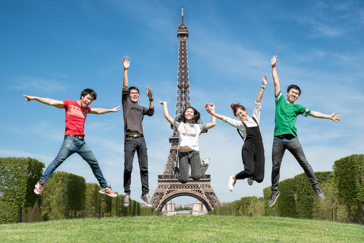 étudiants tour eiffel